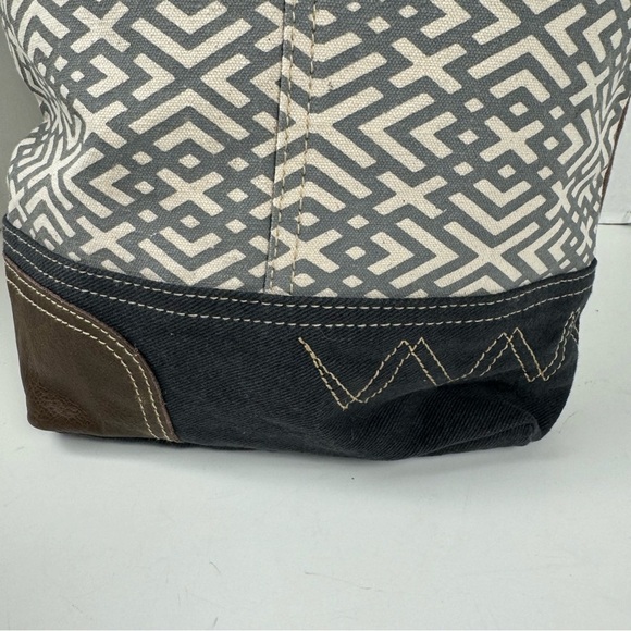 Myra Bag X Design Boho Multi Print Canvas Tote Crossbody Bag - Picture 10 of 12